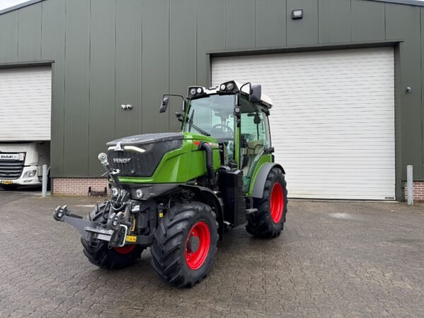 Tracot 1aa Fendt 211 V