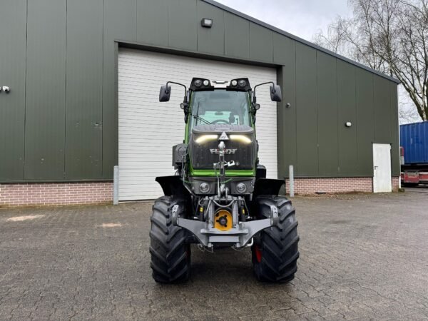 Tracot 1ae Fendt 211 V