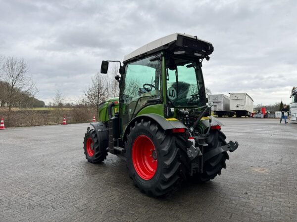 Tracot 1af Fendt 211 V