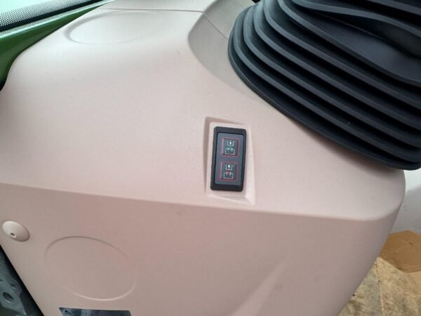 Tracot 1ai Fendt 211 V