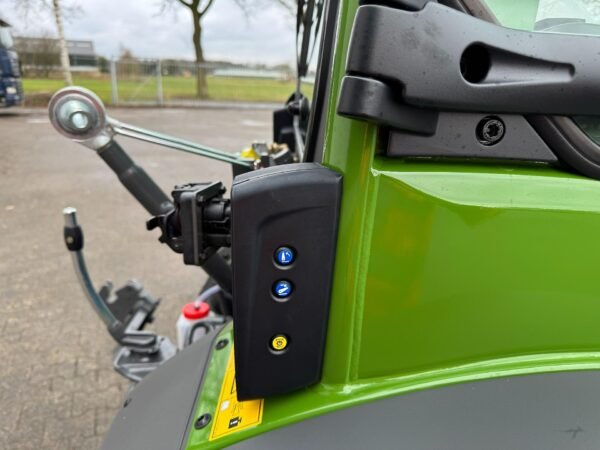 Tracot 1ar Fendt 211 V