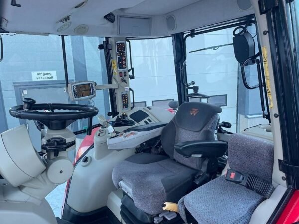 Massey Ferguson 7718