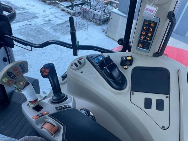 Massey Ferguson 7718