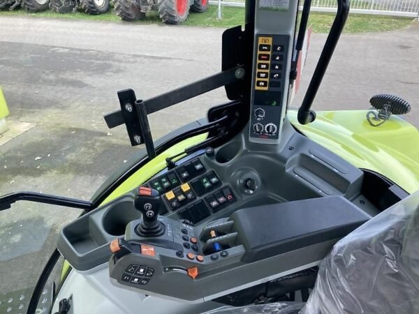tracteur 2k Claas ARION 650 CMATIC CIS+