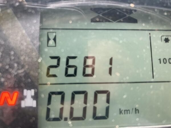 tracteur 2l Claas ARION 650 CMATIC CIS+