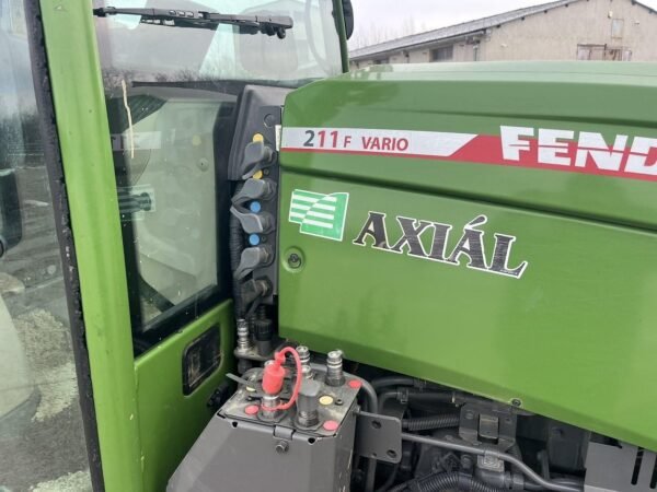 tracteur 3e Fendt 211 F Vario