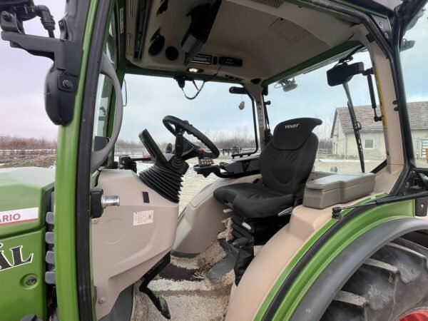 tracteur 3h Fendt 211 F Vario