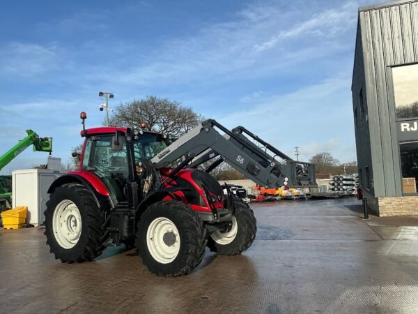 tracteur 7c Valtra N114 Hi Tech Tractor (ST25634)