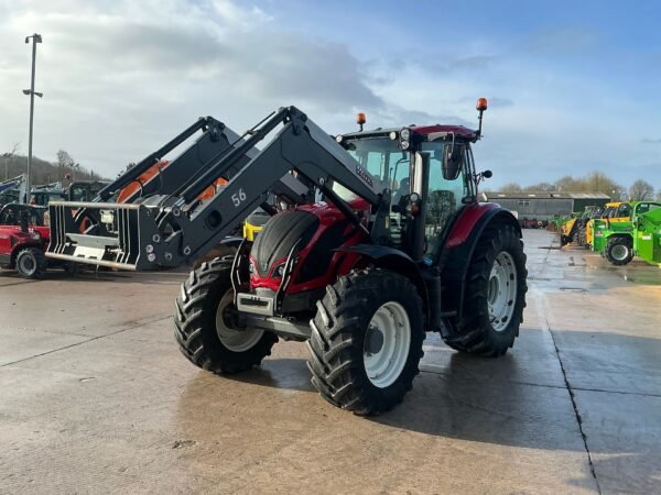 tracteur 7e Valtra N114 Hi Tech Tractor (ST25634)