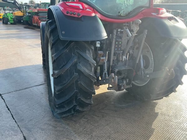 tracteur 7m Valtra N114 Hi Tech Tractor (ST25634)