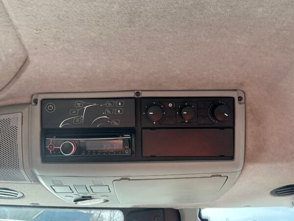 tracteur 7x Valtra N114 Hi Tech Tractor (ST25634)