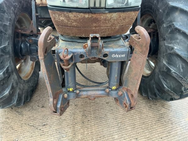 tracteur 8o McCormick MTX 150 Signature Edition Tractor (ST24827)