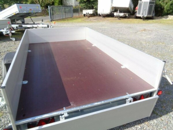 CAR TRAILER , 1500 kg, Alubordwände 100 km/h