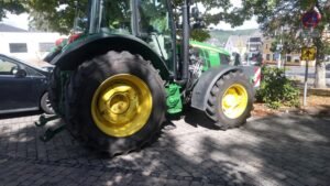 John Deere 5100 R