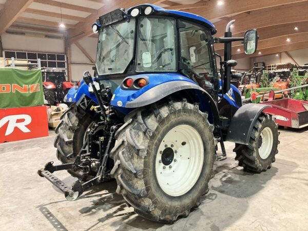 tracteur 17b New Holland T4.75
