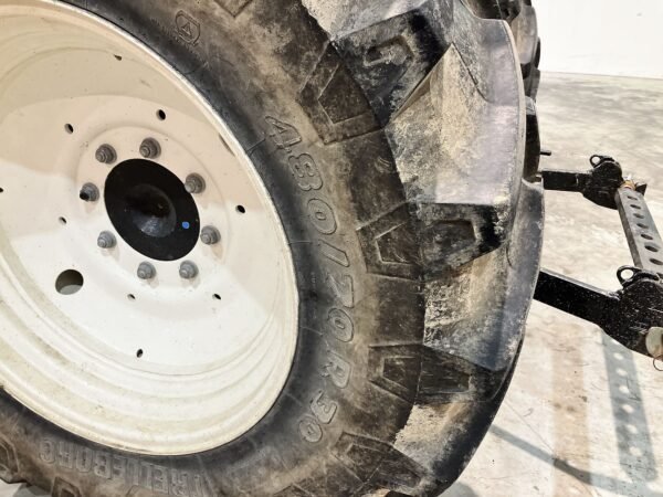 tracteur 17d New Holland T4.75