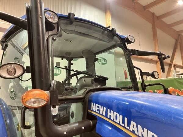 tracteur 17g New Holland T4.75