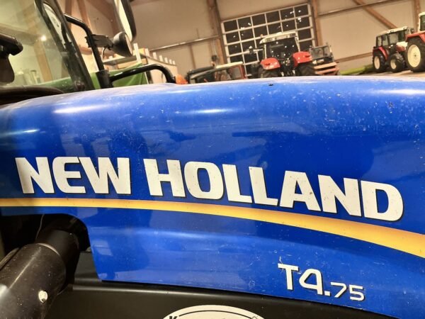 tracteur 17h New Holland T4.75