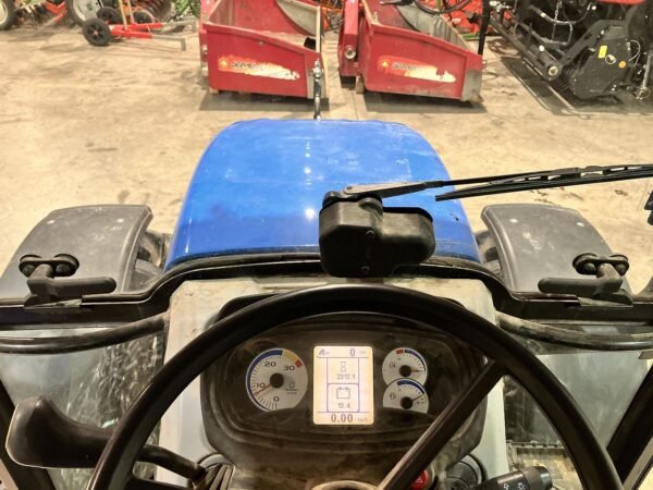tracteur 17m New Holland T4.75