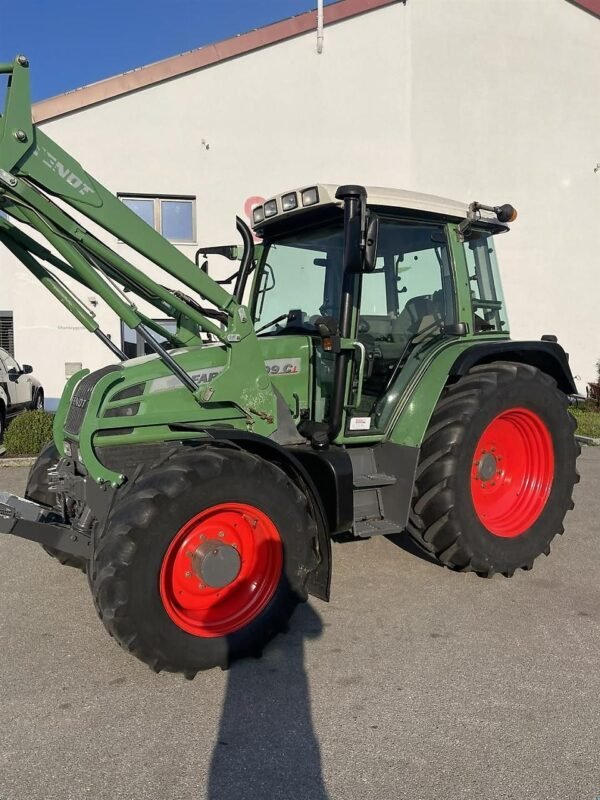 Fendt 309 Ci mit Frontlader und Frontkraftheber