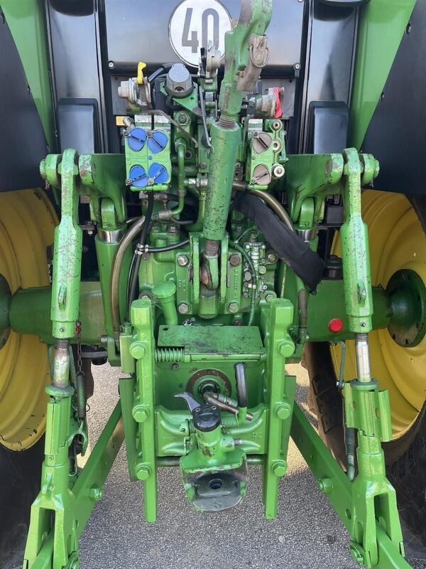 tracteur 24j John Deere 6830 Power Quad plus mit Frontlader und FZW, front PTO