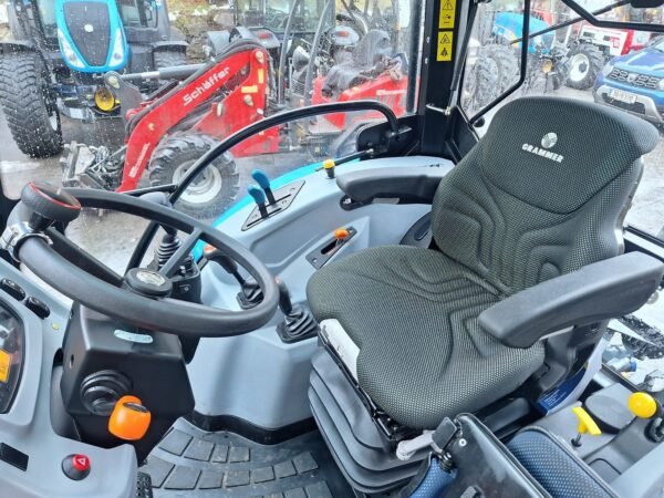 tracteur 30c New Holland T5.90S