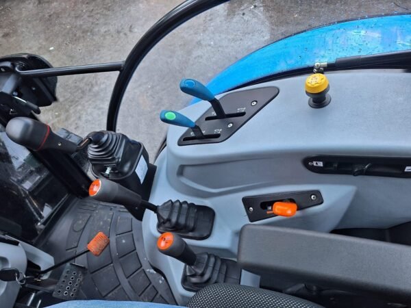 tracteur 30j New Holland T5.90S